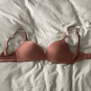 GapBody 36D Wireless T-Shirt Bra NWOT